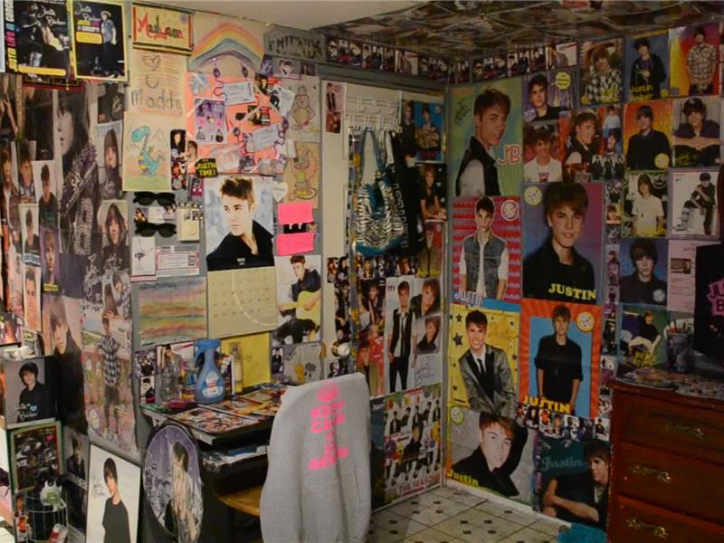 Most Wall Posters In A Bedroom World Record Madyson Doucet